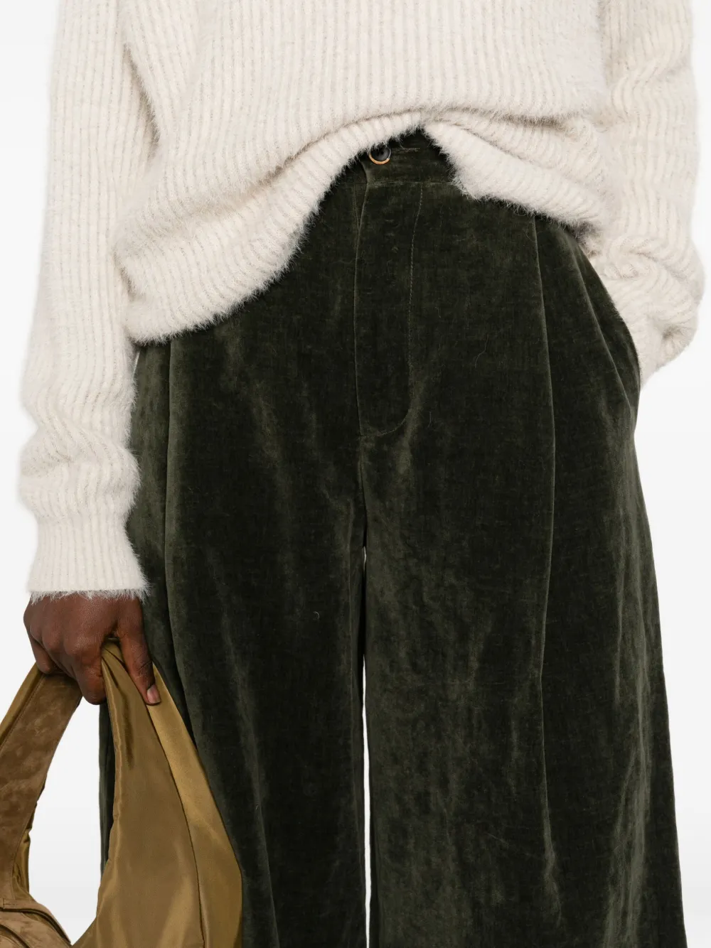 Uma Wang pleated velvet trousers Groen