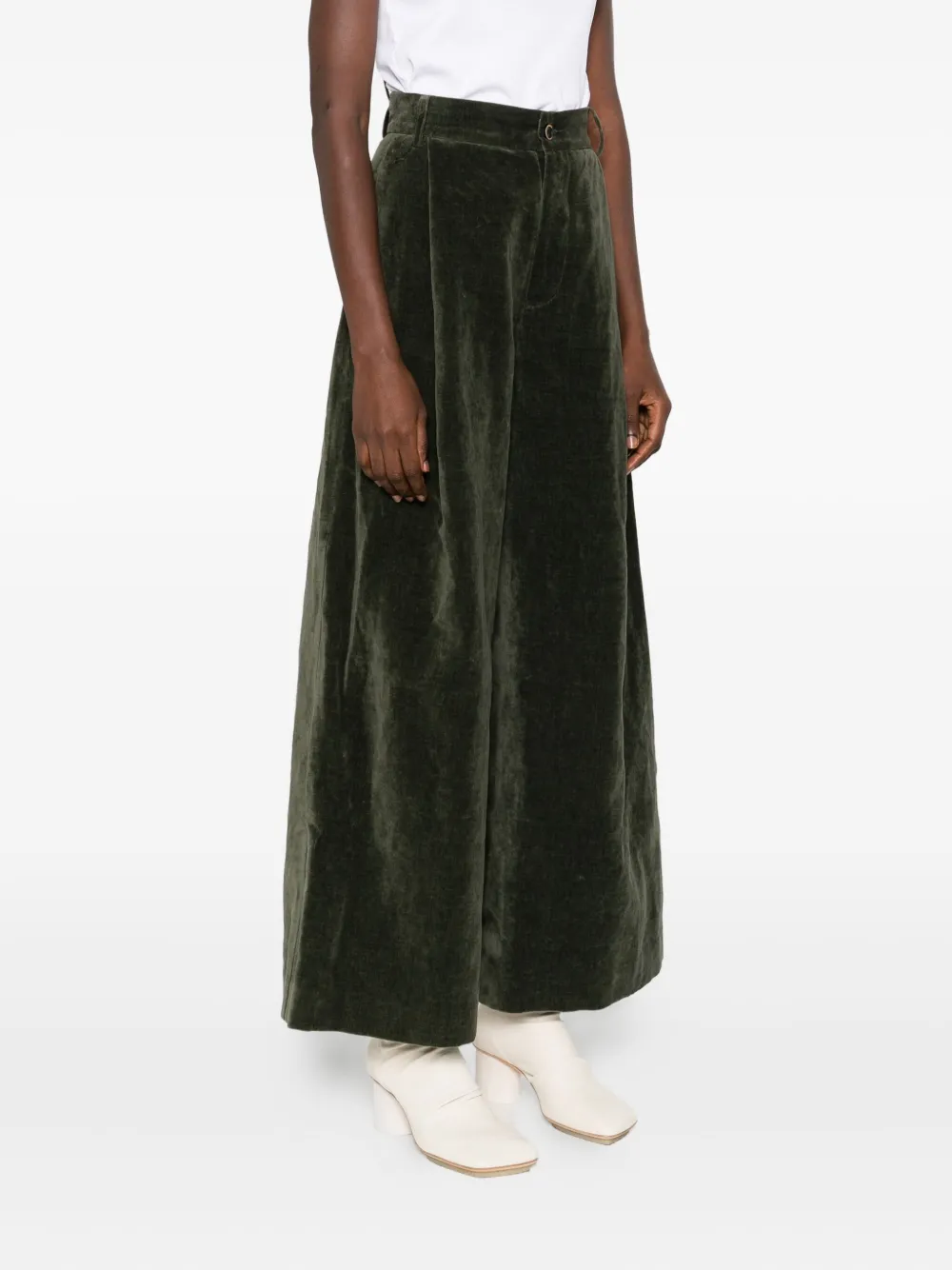 Uma Wang pleated velvet trousers Groen
