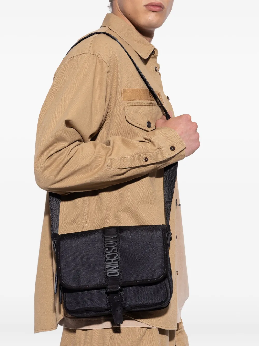 Moschino Schoudertas met logoplakkaat en gesp - Zwart
