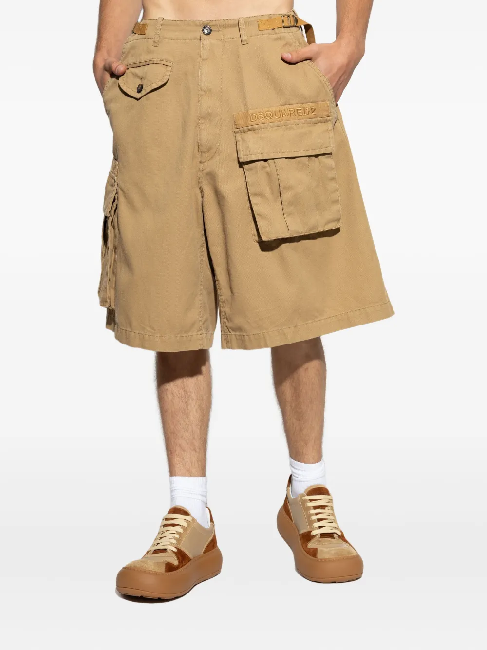 DSQUARED2 Shorts met cargozak en logoplakkaat Bruin