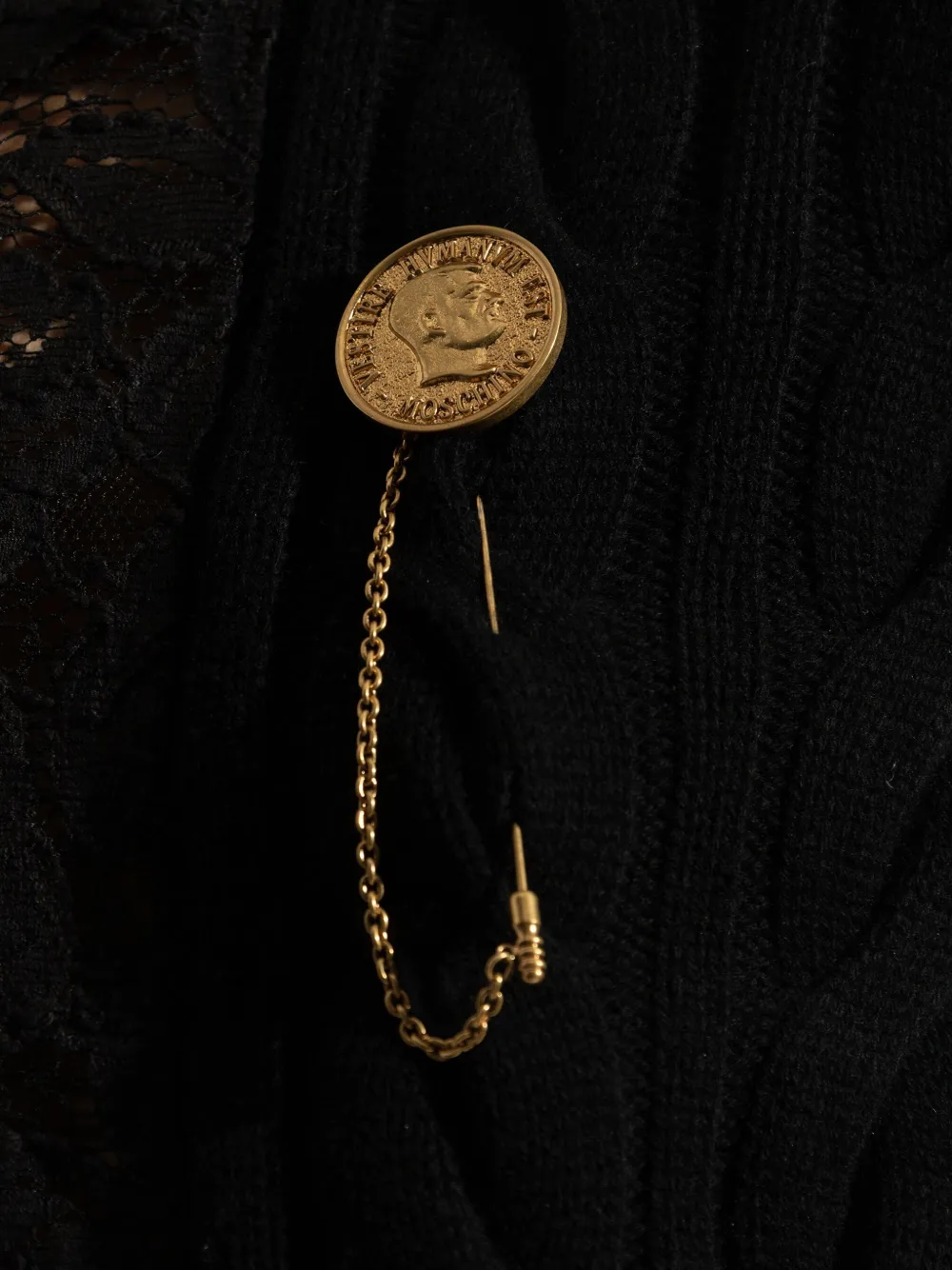Moschino coin-design chain brooch | Image 2