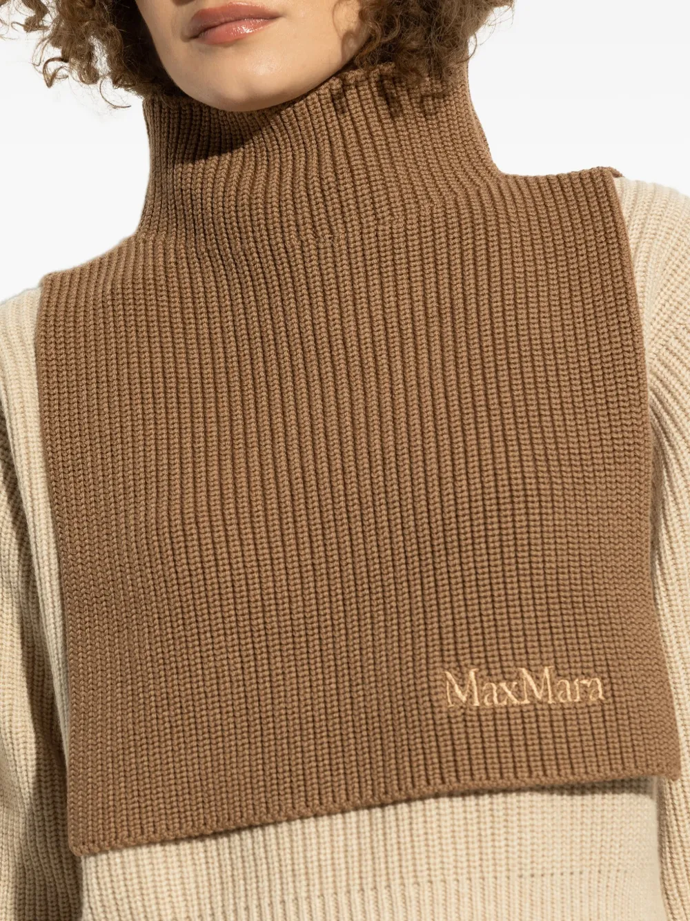 Max Mara Geribbelde sjaal van scheerwol met hoge hals Bruin