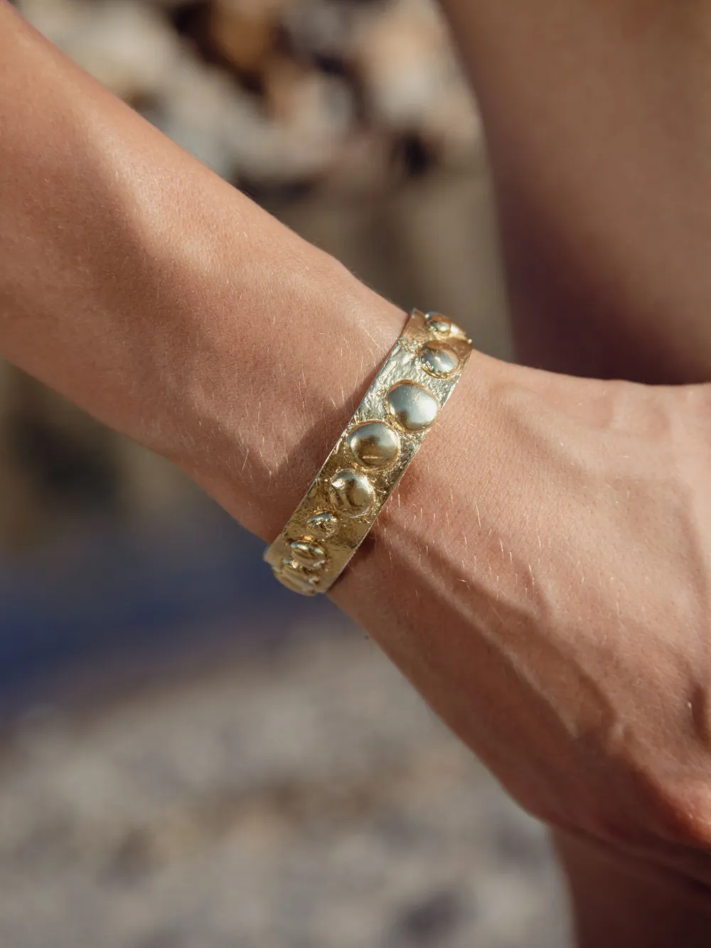  Ysso Studded Bangle Bracelet - Gold 