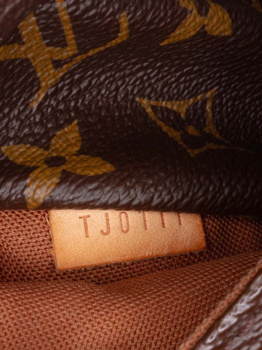 Pre-owned Louis Vuitton 2011 Monogram Totally Mm Tote Bag In Brown