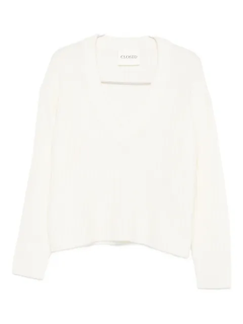 Closed v-neck sweater