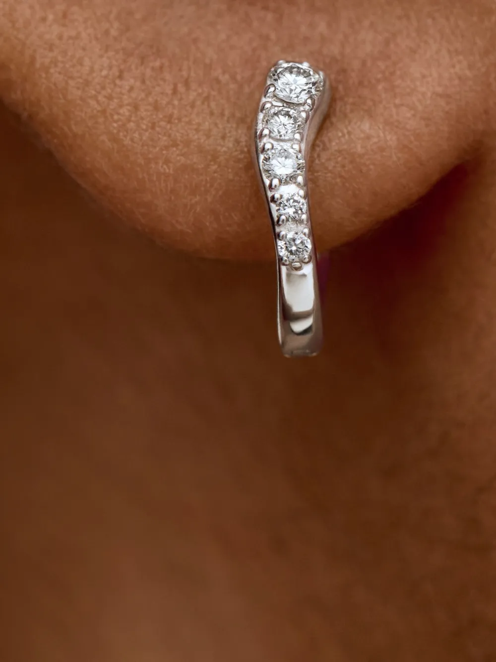 Monica Vinader Oorbellen verfraaid met diamanten - Zilver