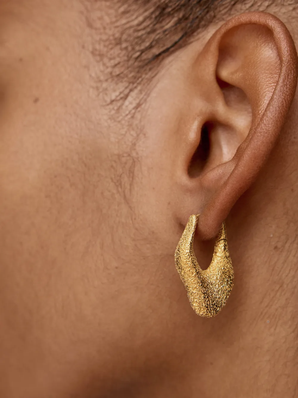 Monica Vinader Medium Antica Earrings In Gold