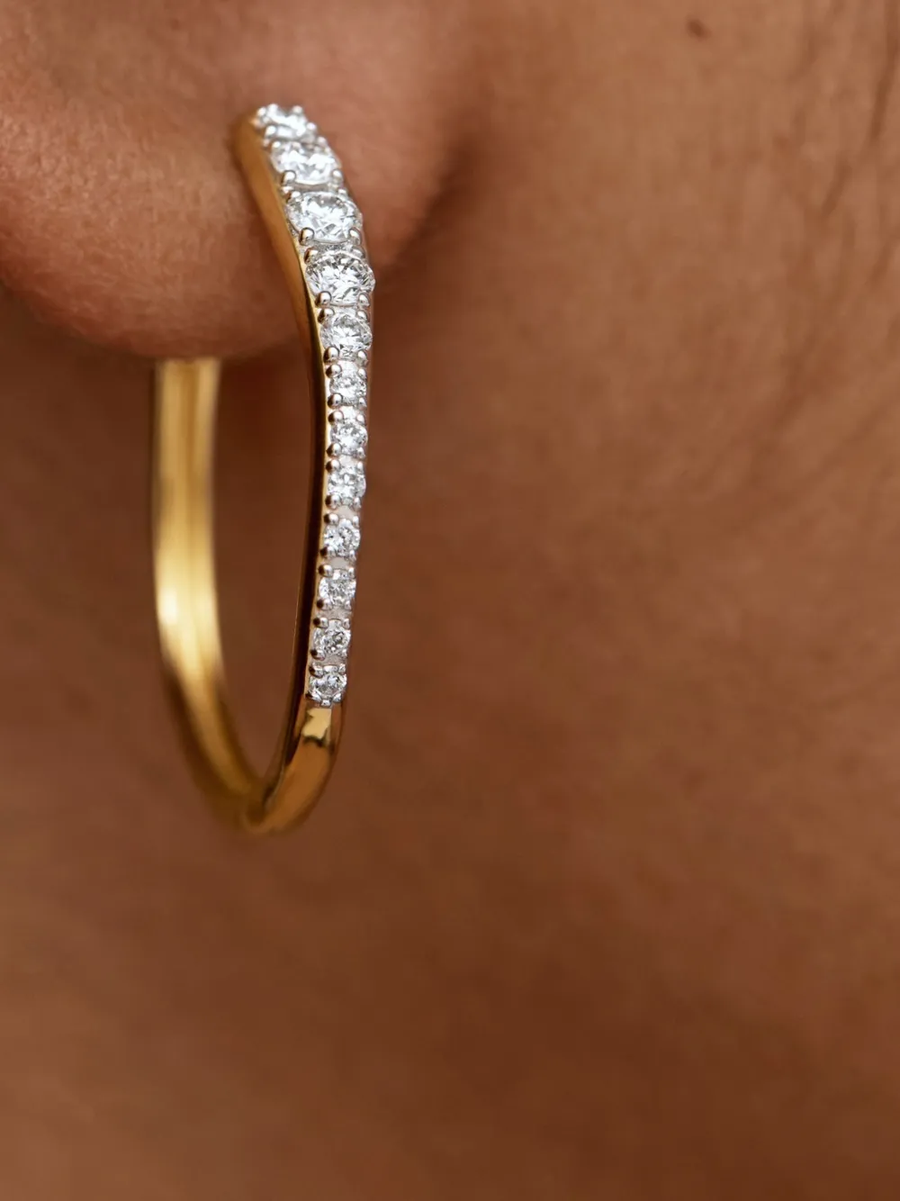 Monica Vinader Oorbellen verfraaid met diamanten - Goud