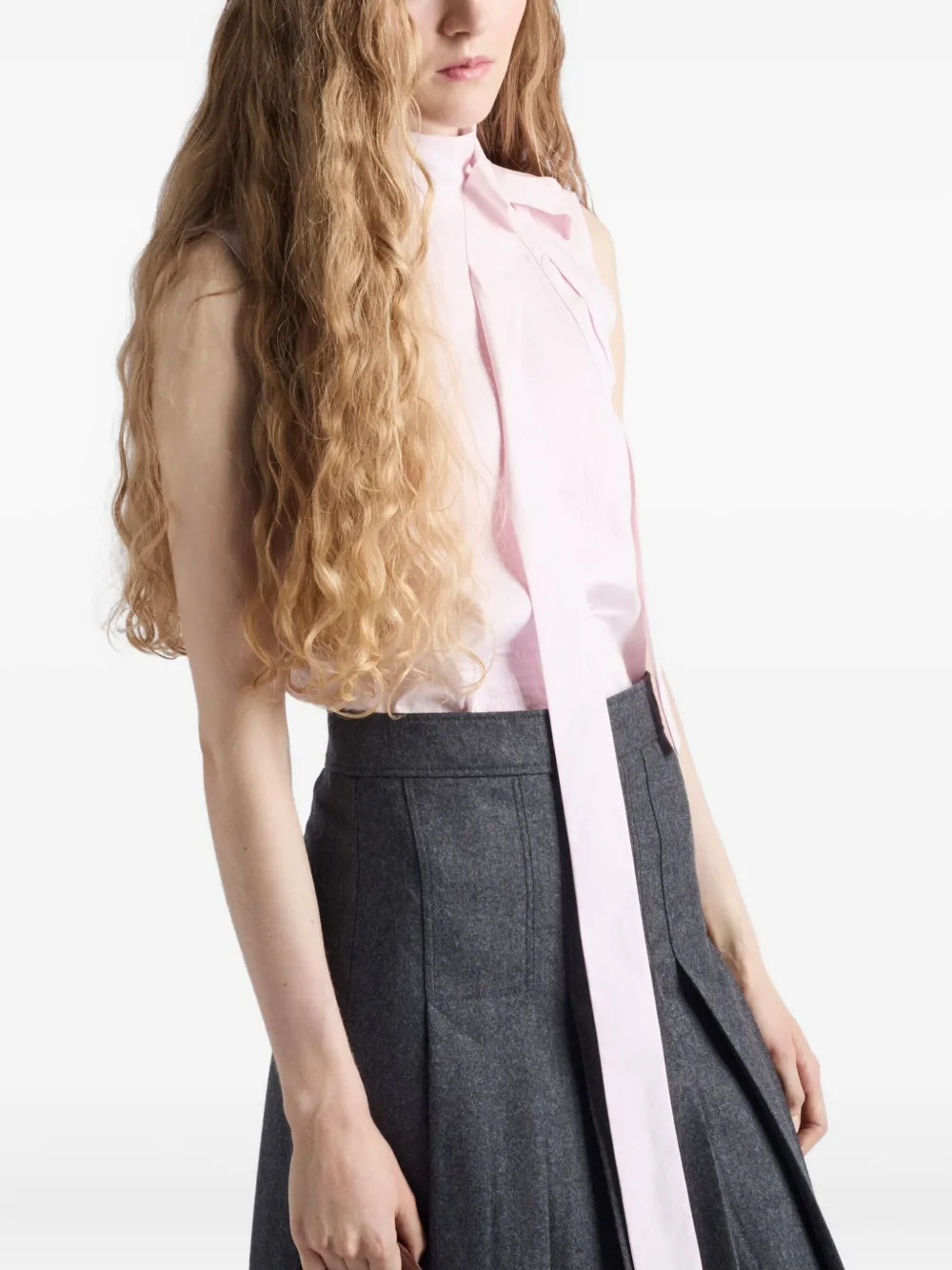 Prada Top met hoge hals en strikdetail Roze