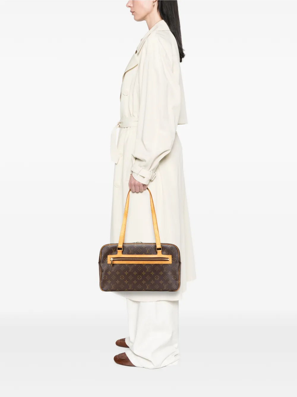 Louis Vuitton Pre-Owned 2002 Monogram Cite GM shoulder bag | Pre-Owned | Image 2