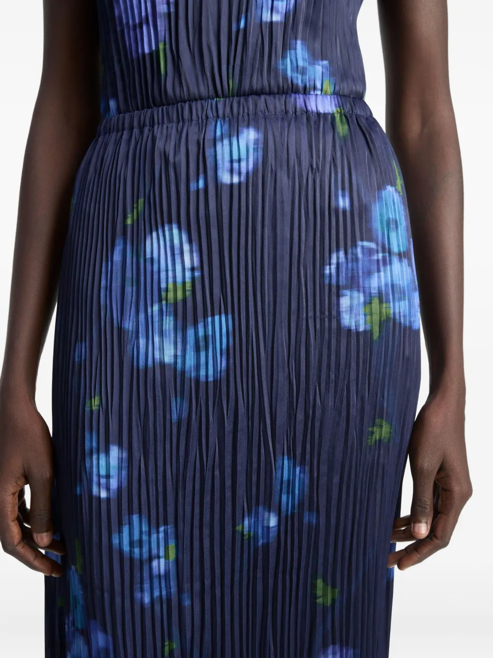 Vince Poppy Blur midi-plooirok met bloemenprint Blauw