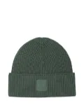 C.P. Company ribbed logo-patch beanie - Green