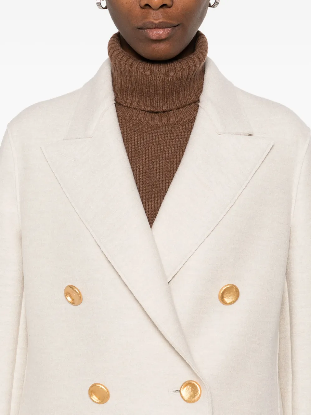 Harris Wharf London Jas met dubbele rij gouden knopen Beige