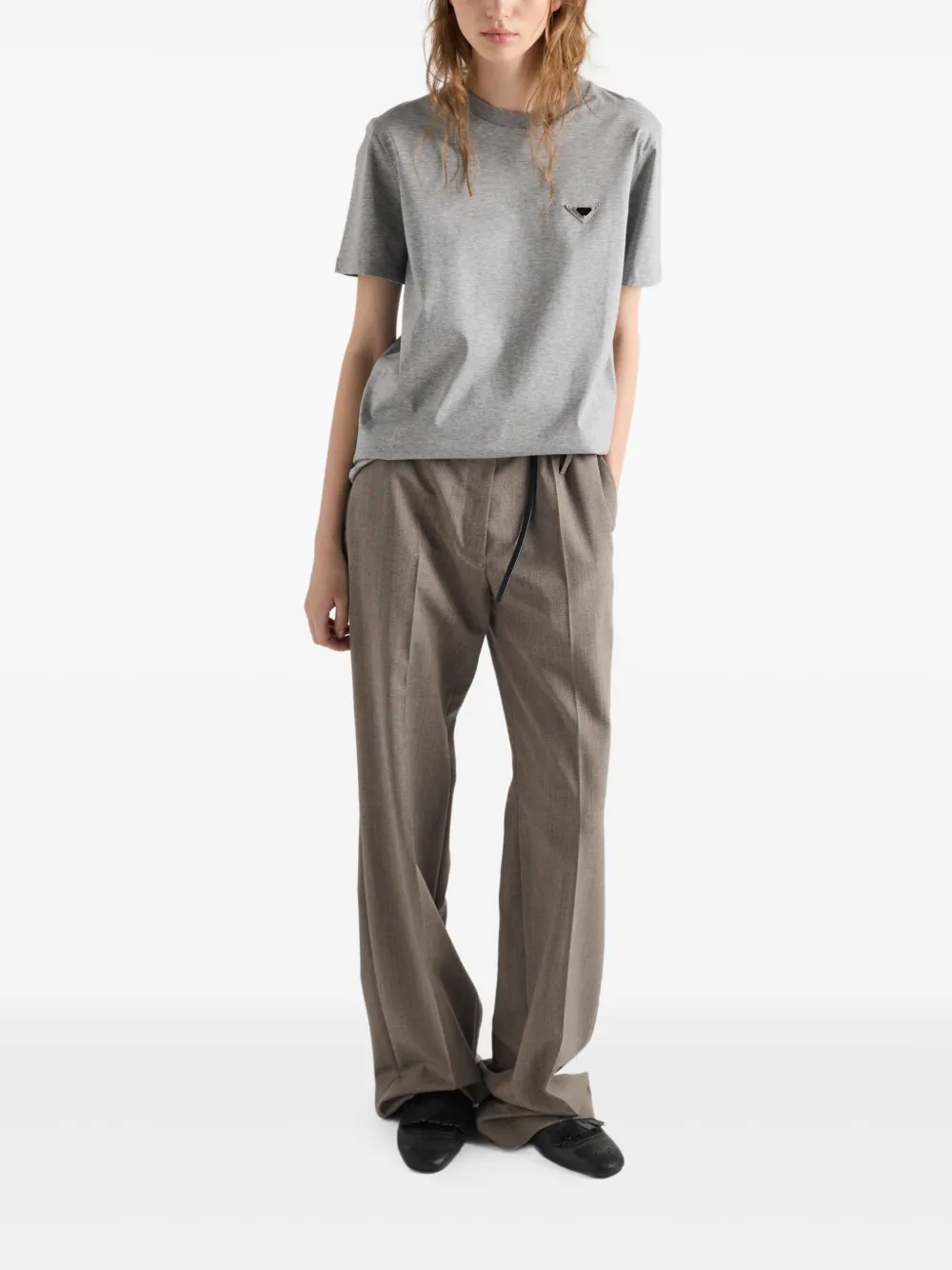 Prada T-shirt met logopatch Grijs