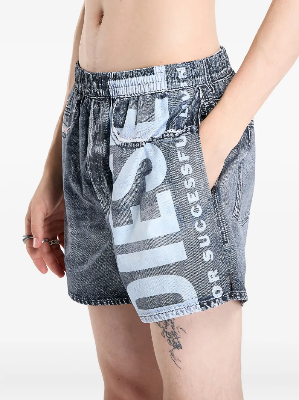 Diesel Ken-37-Dnm logo-print swim shorts Blauw
