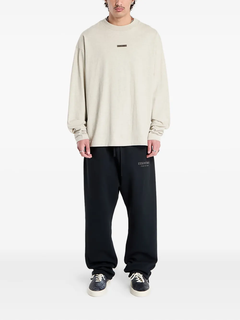 FEAR OF GOD ESSENTIALS logo-plaque long-sleeve T-shirt Grijs
