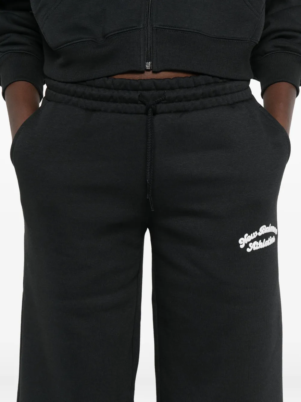 New Balance Joggingbroek met borduurwerk en trekkoord Zwart