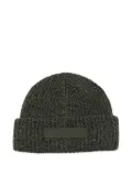 Moncler logo-patch ribbed-knit beanie - Green
