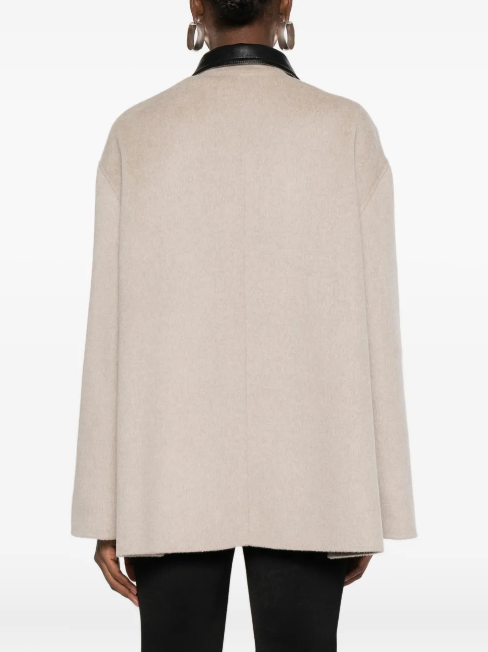 Nanushka Jack met leren kraag en knopen Beige