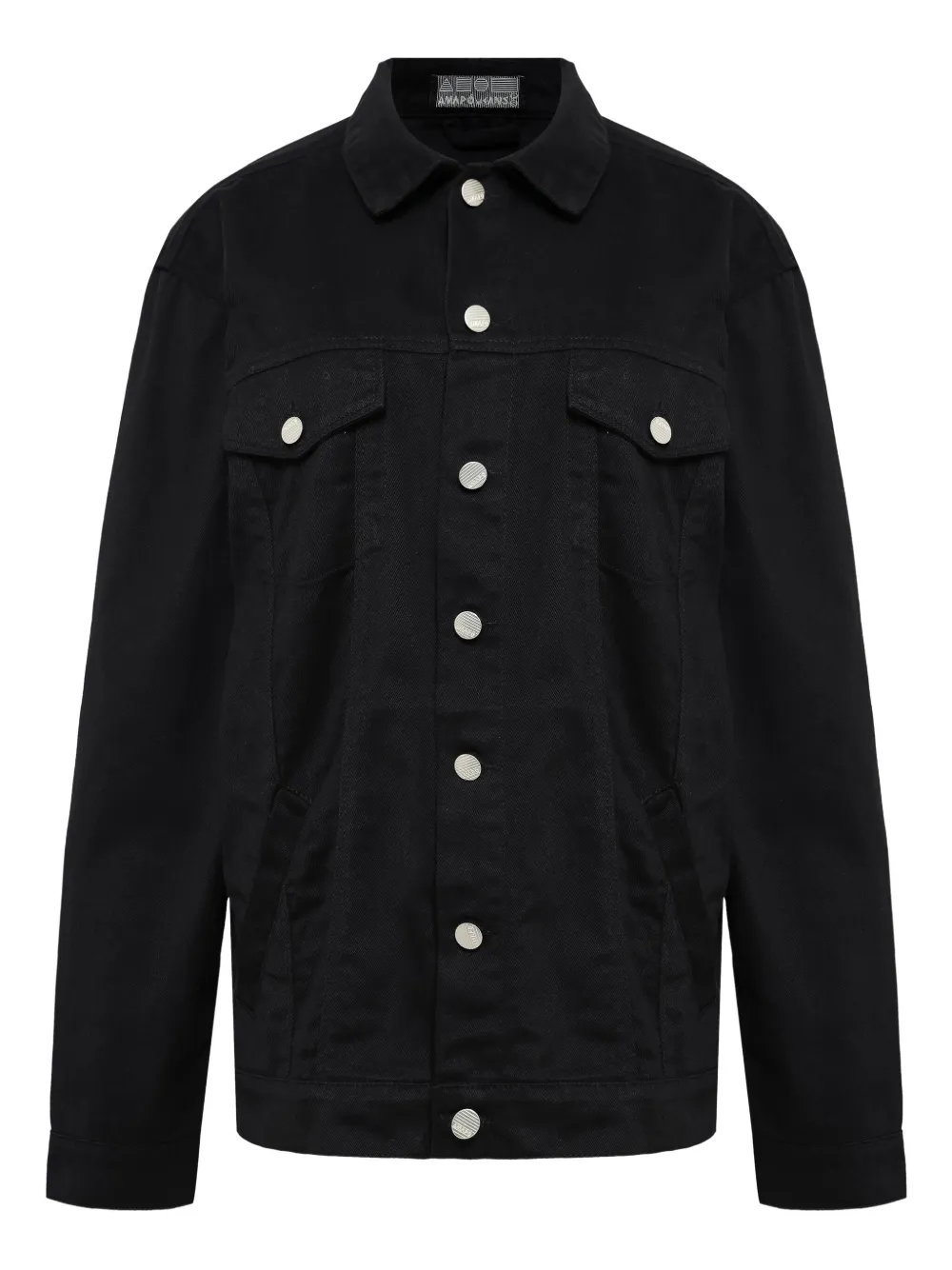 button-fastening denim jacket