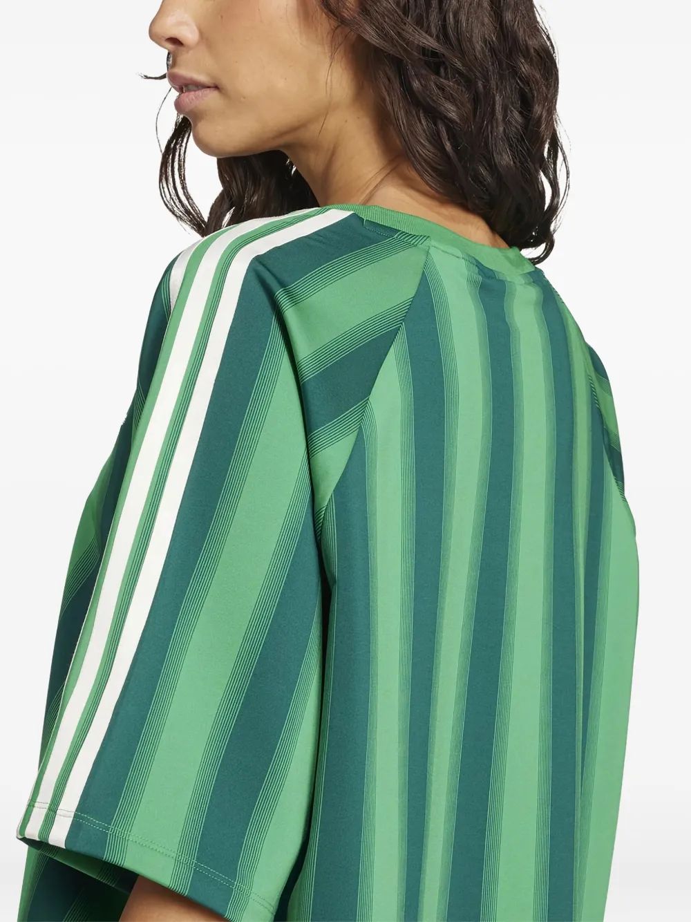 adidas Loose Linear T-shirt met V-hals Groen