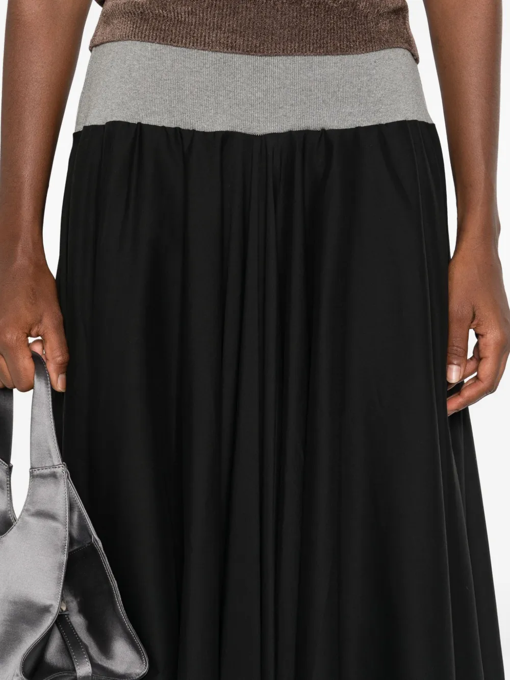 Gimaguas Two-tone Flared-hem Midi Skirt In Black