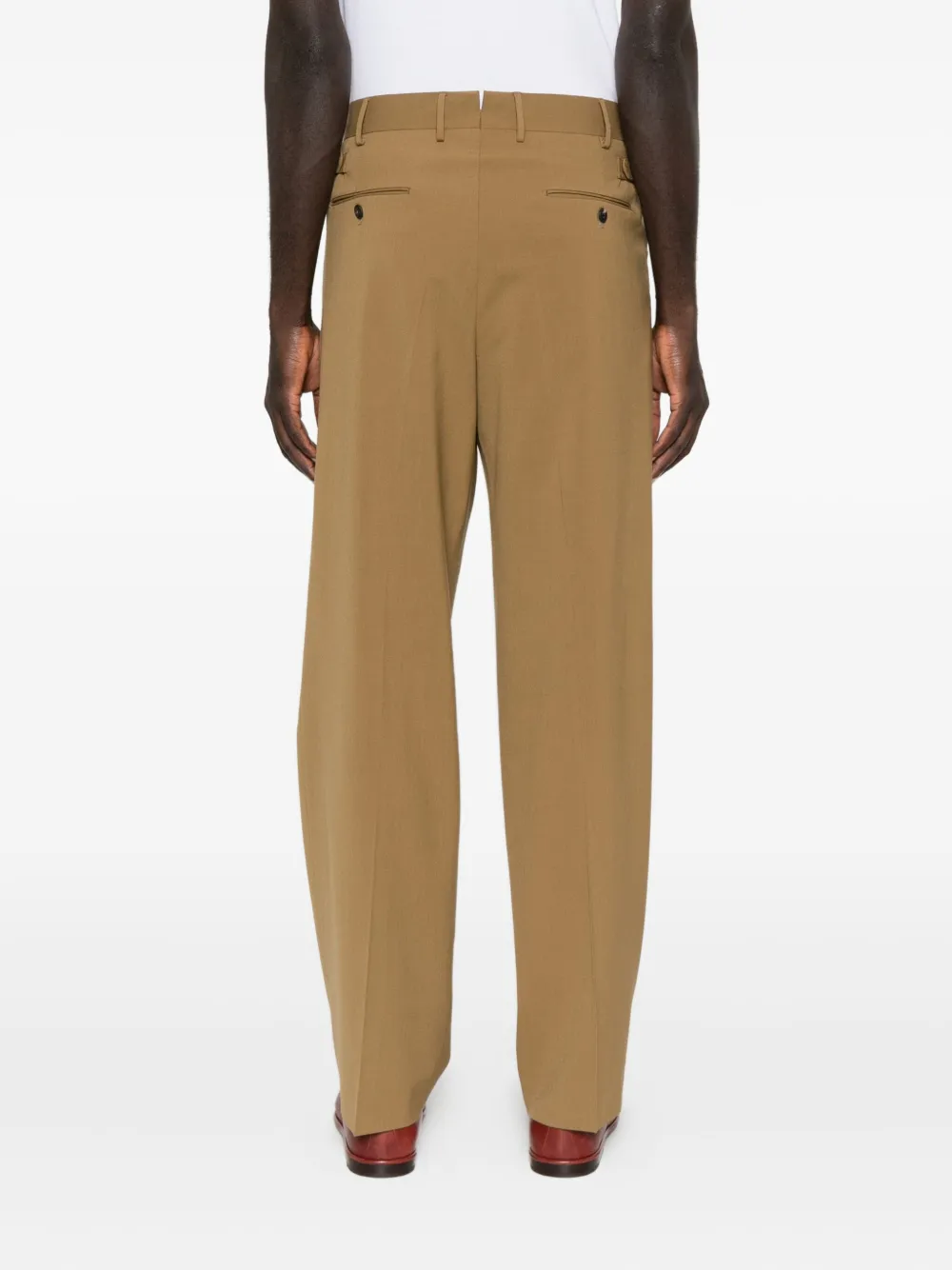 Cellar Door Trousers With Pleated Front And Pockets In Brown