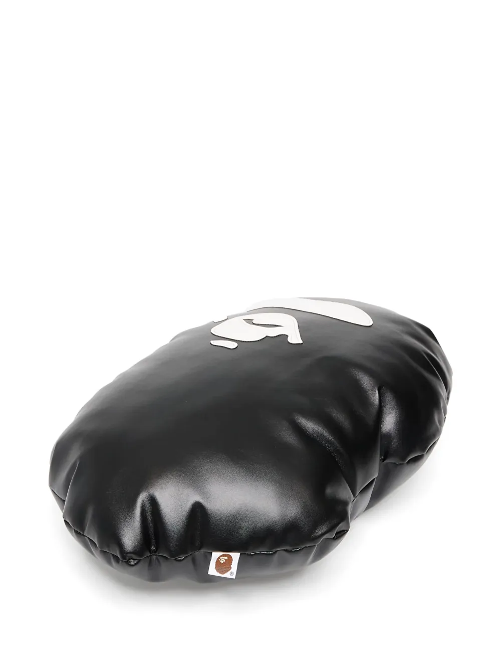 A BATHING APE® レザークッション | ブラック | FARFETCH JP
