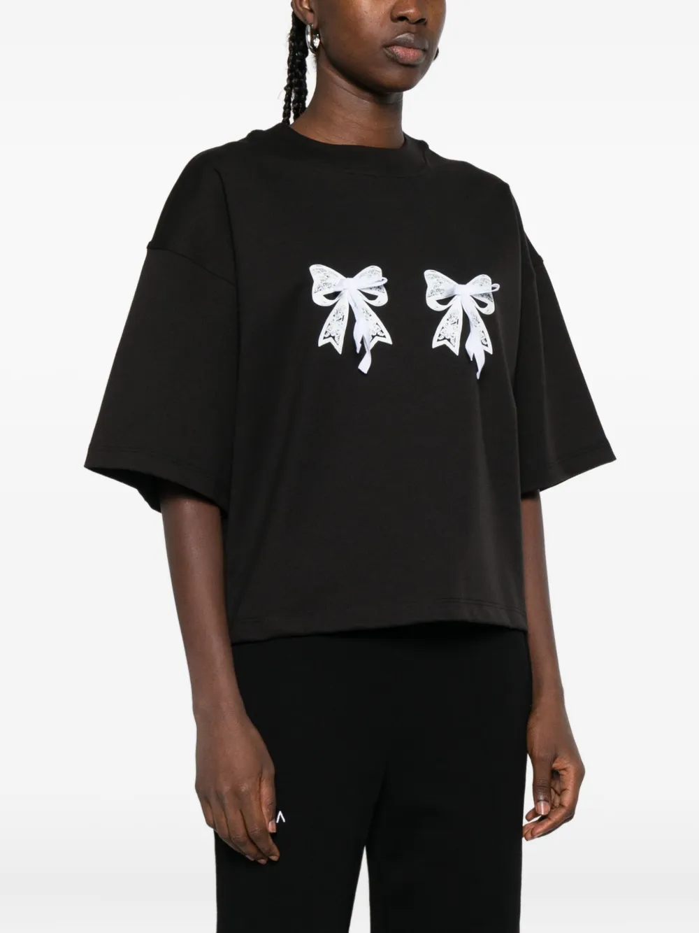 HAMZA Luna T-shirt met strik van kant Zwart