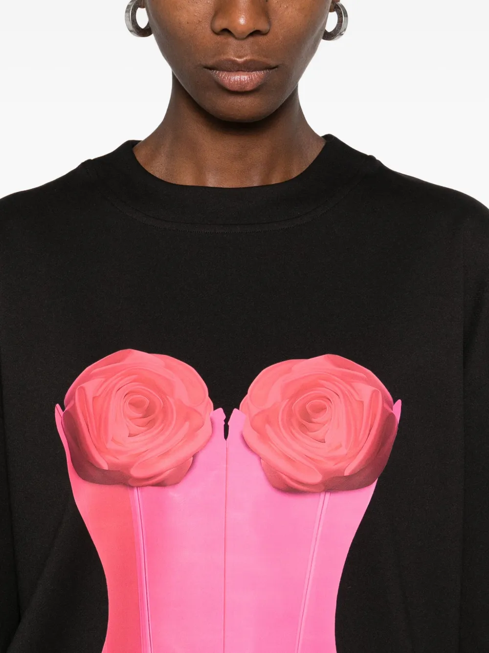 HAMZA Belle rose-corset print T-shirt Zwart