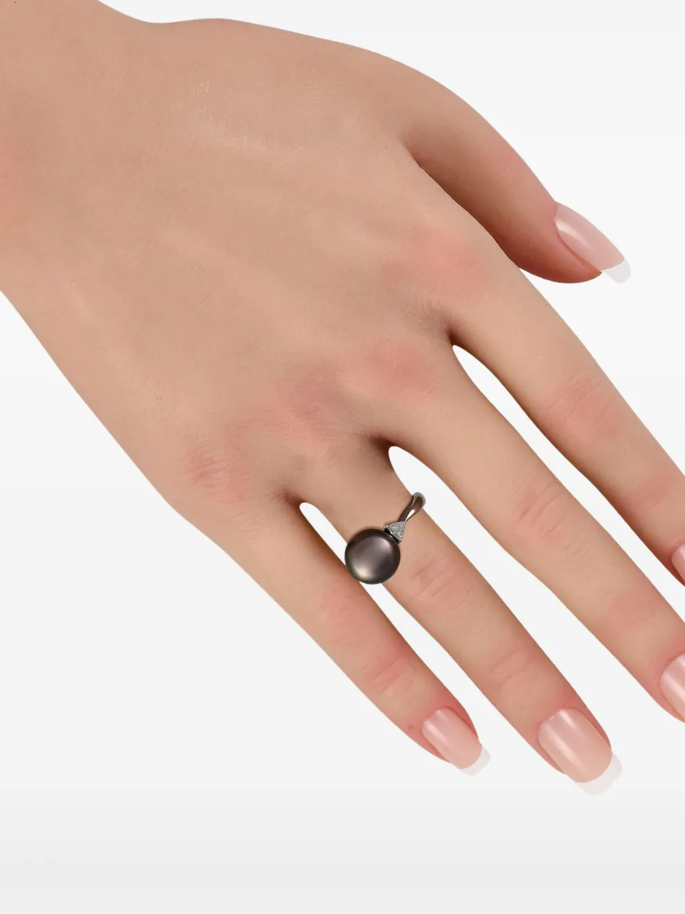 LB Exclusive platinum diamond and Tahitian pearl ring | Image 2