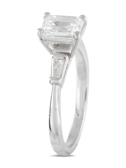 LB Exclusive 14K white gold diamond ring