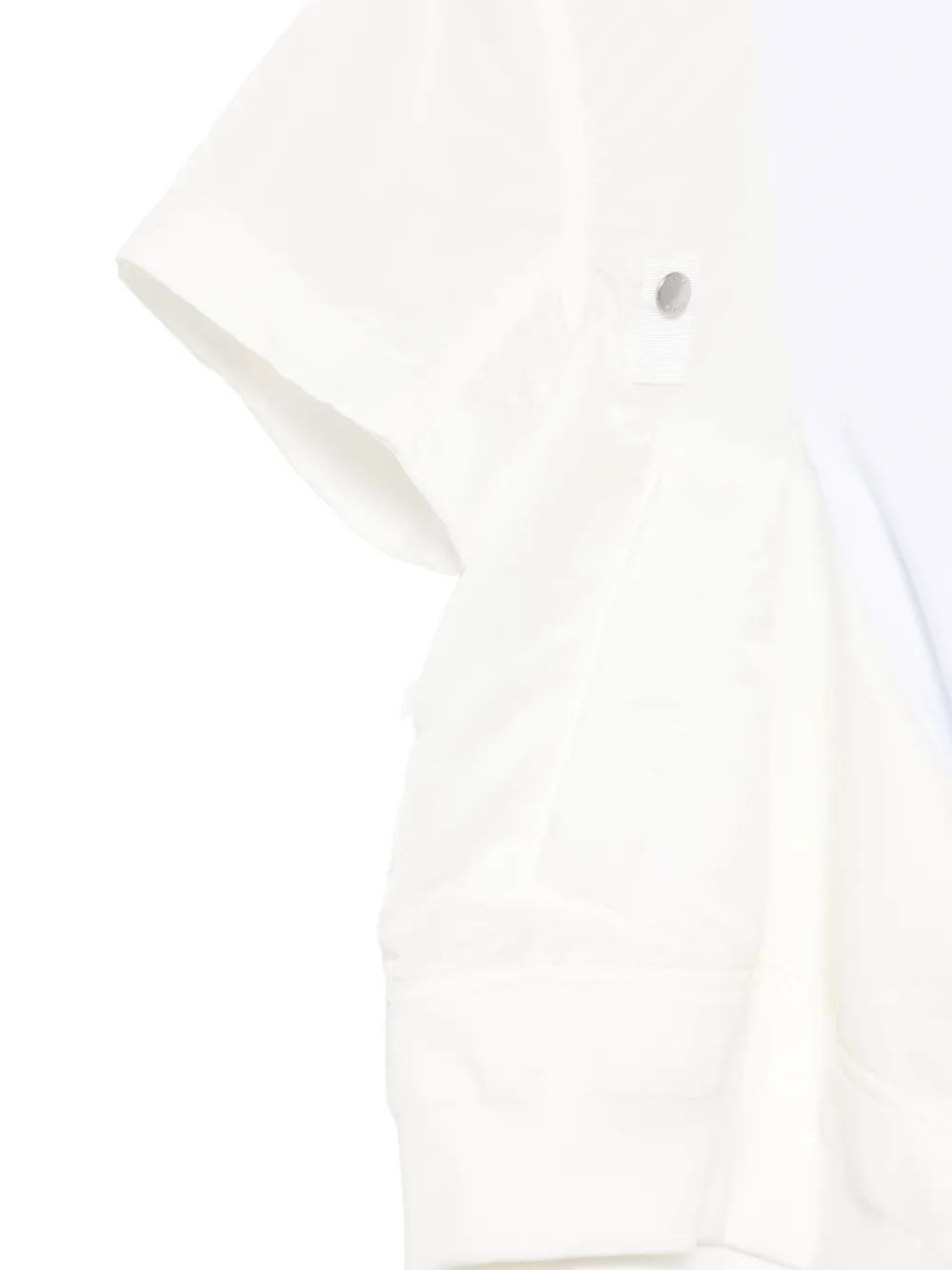sacai Top met korte mouwen en knoopdetails Wit