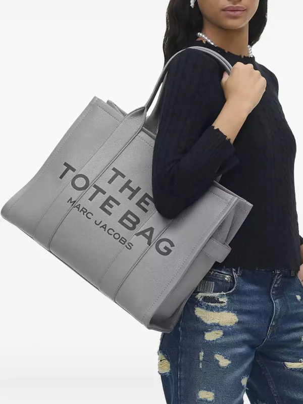 MARC BY MARC JACOBS （トートバッグ）グレージュ マーク ジェイコブス MARC JACOBS MARC JACOBS バッグ THE LEATHER