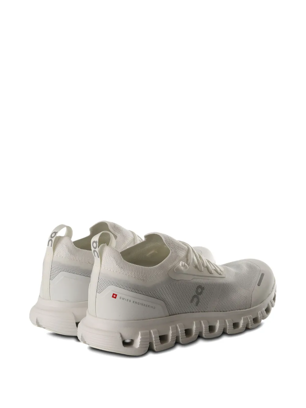 On Running Cloud 6 Versa Sneakers In White