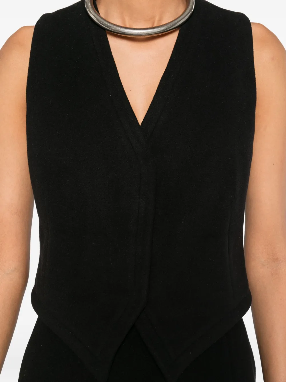 Vestiaire D'un Oiseau Libre V-neck Wool-cashmere Blend Vest In Black