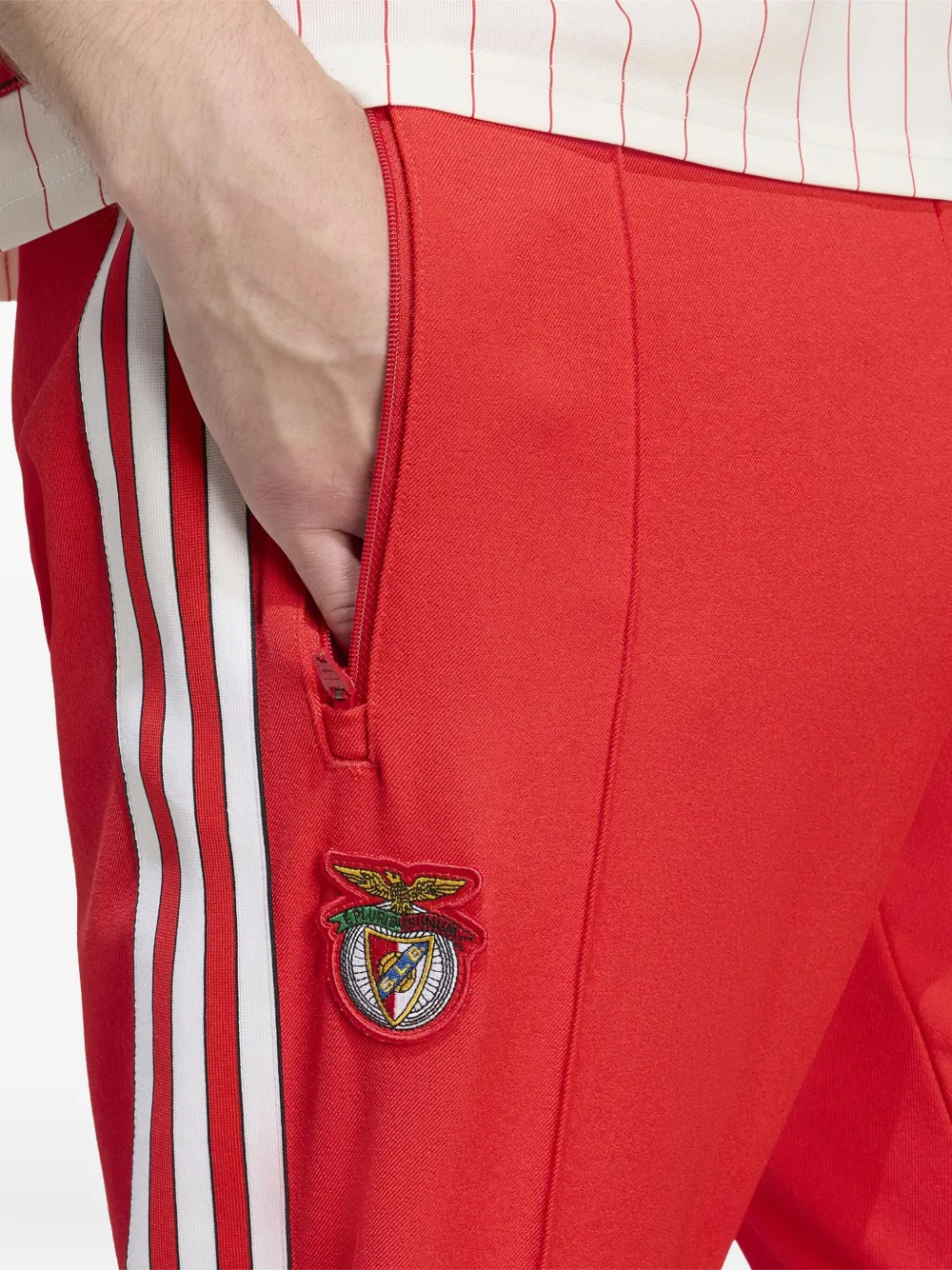 adidas x SLB Terrace Icons trainingsbroek met zijstreep Rood