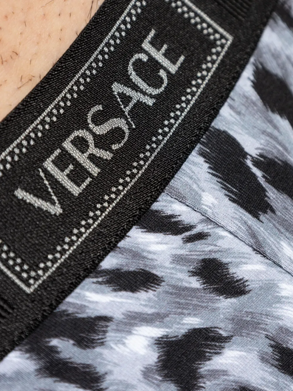 Versace Slip met luipaardprint Grijs