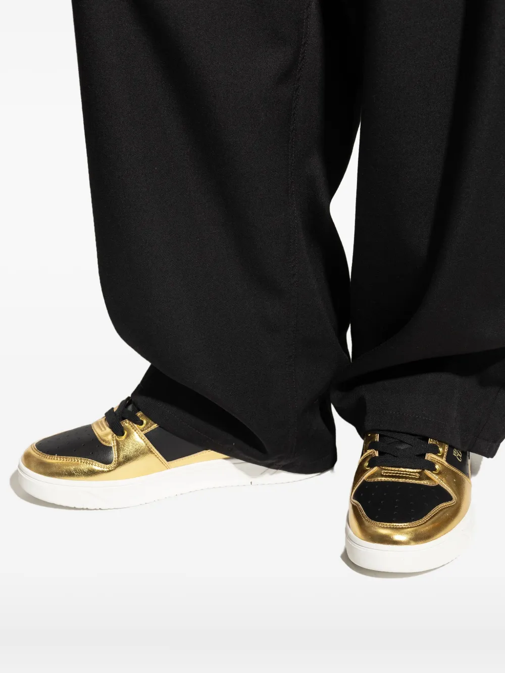 Versace Jeans Couture Metallic-panel Sneakers In Gold