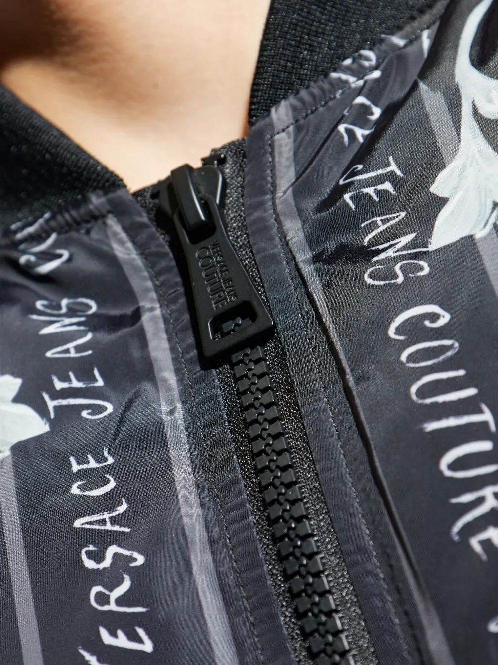 Versace Jeans Couture baroque-print bomber jacket Zwart