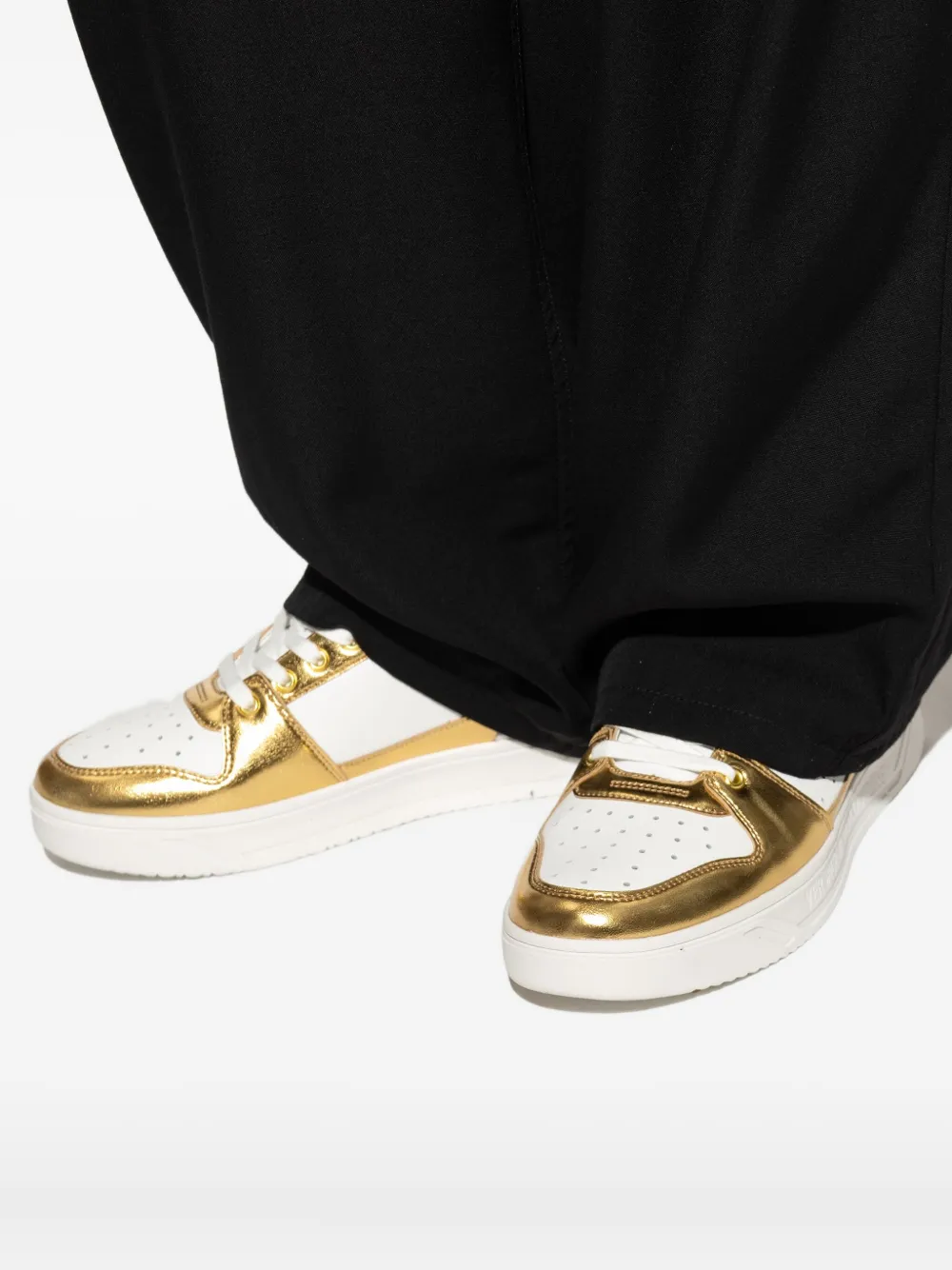 Versace Jeans Couture metallic-panel sneakers Gold