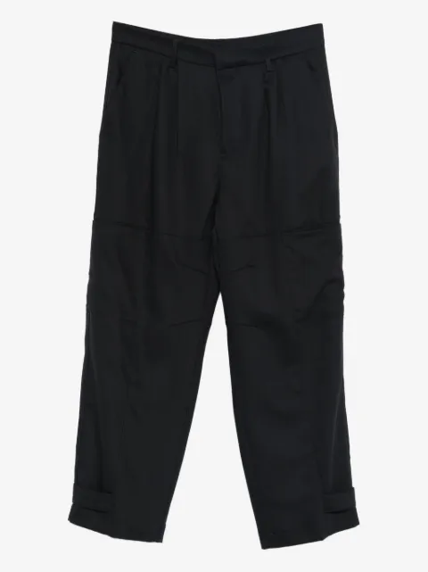 Costumein belt-loops trousers