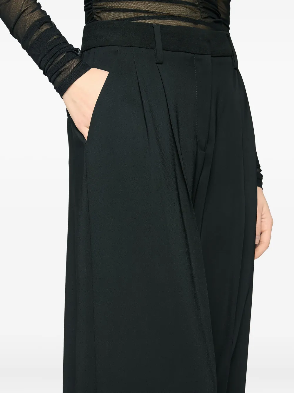 Genny Pleated Trousers In Black