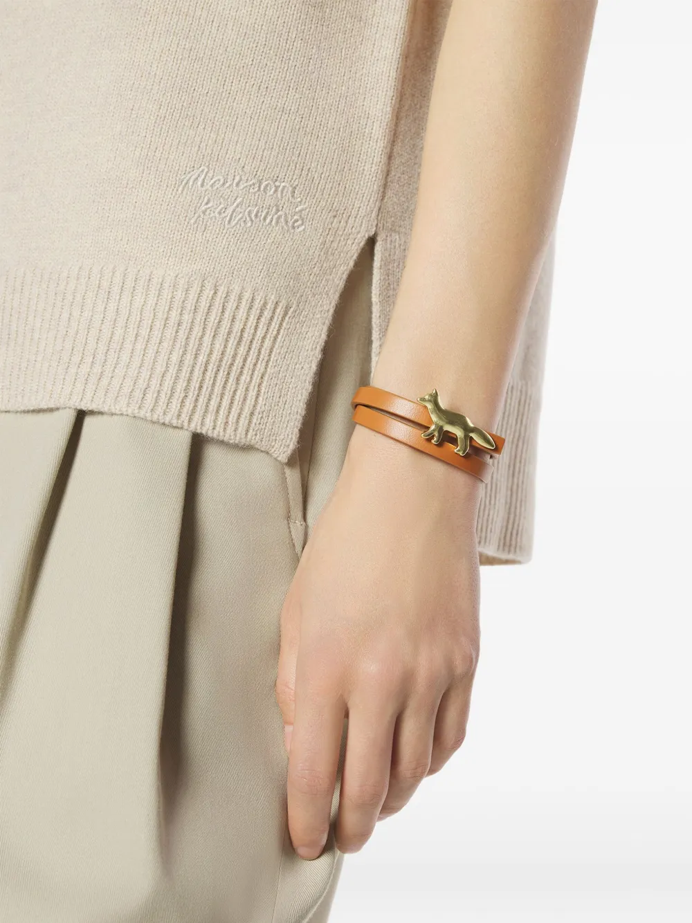 Maison Kitsuné fox-embellished leather bracelet - Bruin