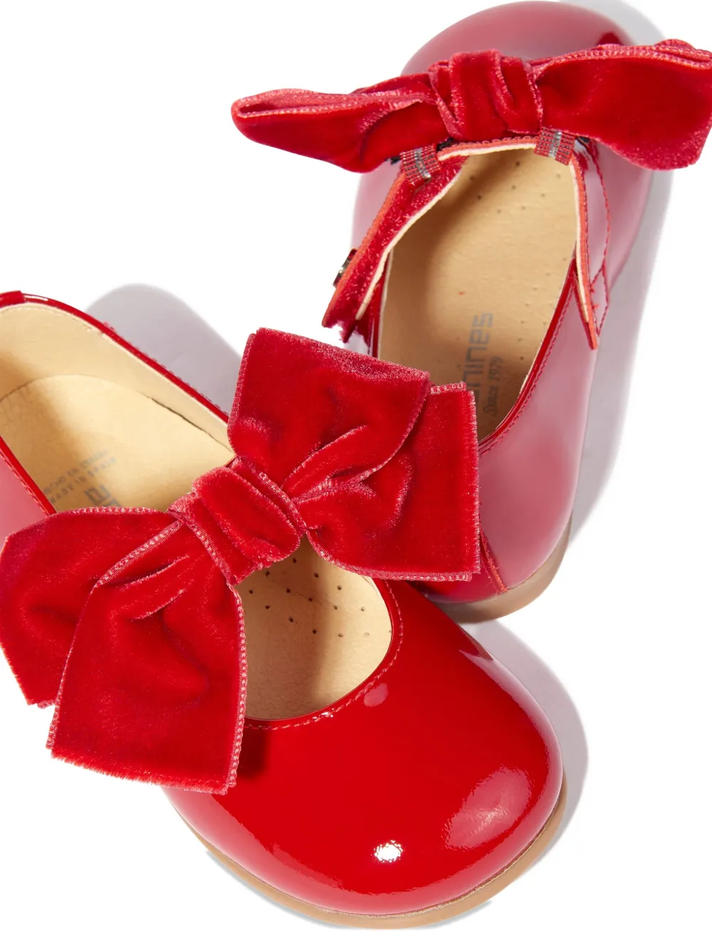 Andanines Girls Patent Leather Bow Shoes In Red