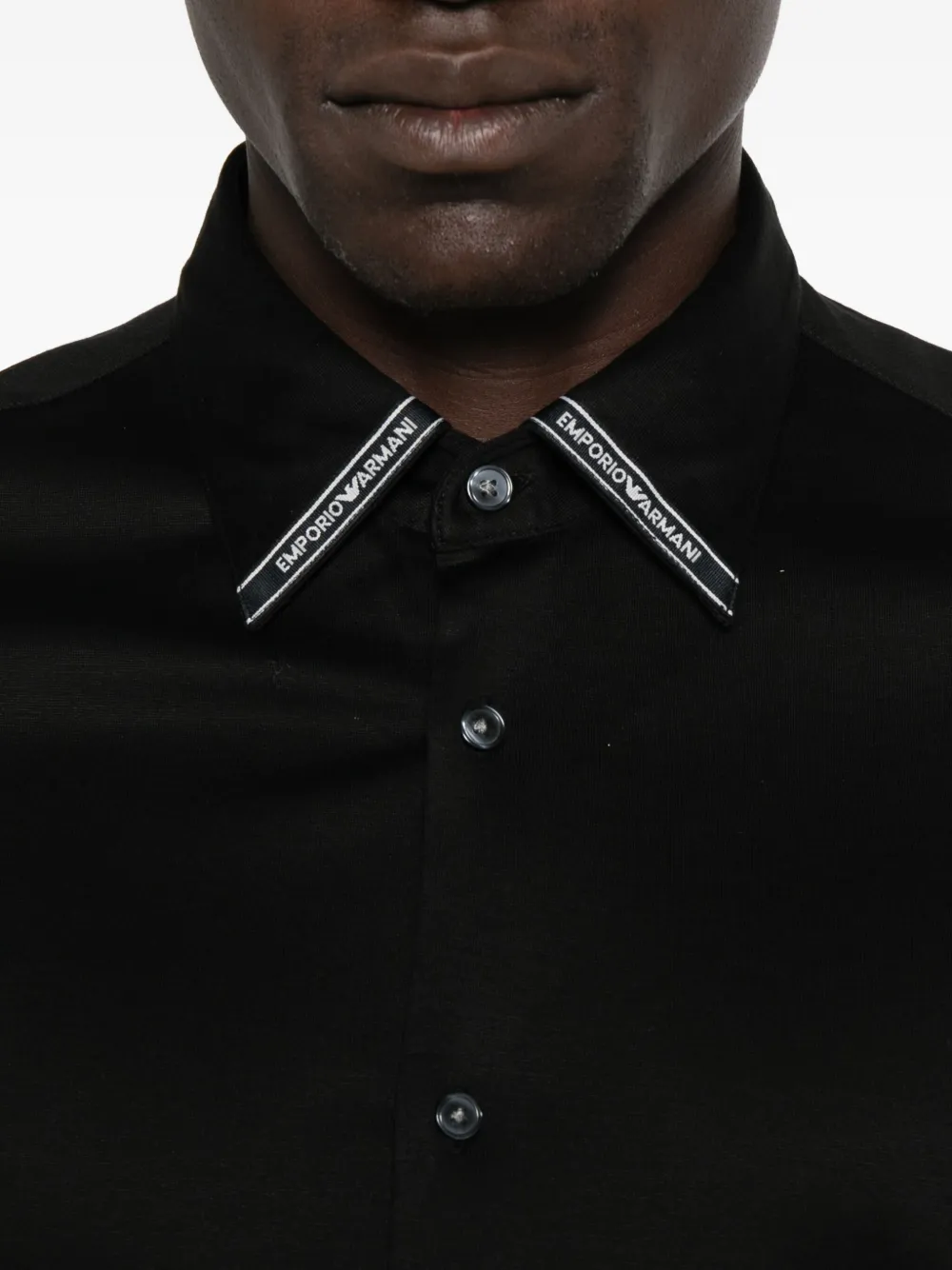 Emporio Armani logo-plaque long-sleeve shirt Zwart