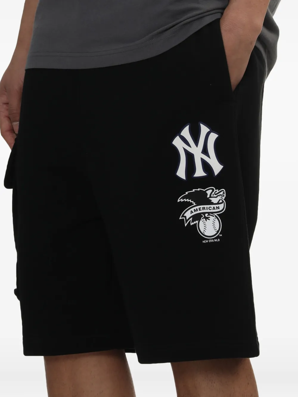 NEW ERA CAP Cargo shorts met Yankees-logo Zwart
