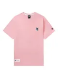 NEW ERA CAP logo-patch cotton T-shirt - Pink