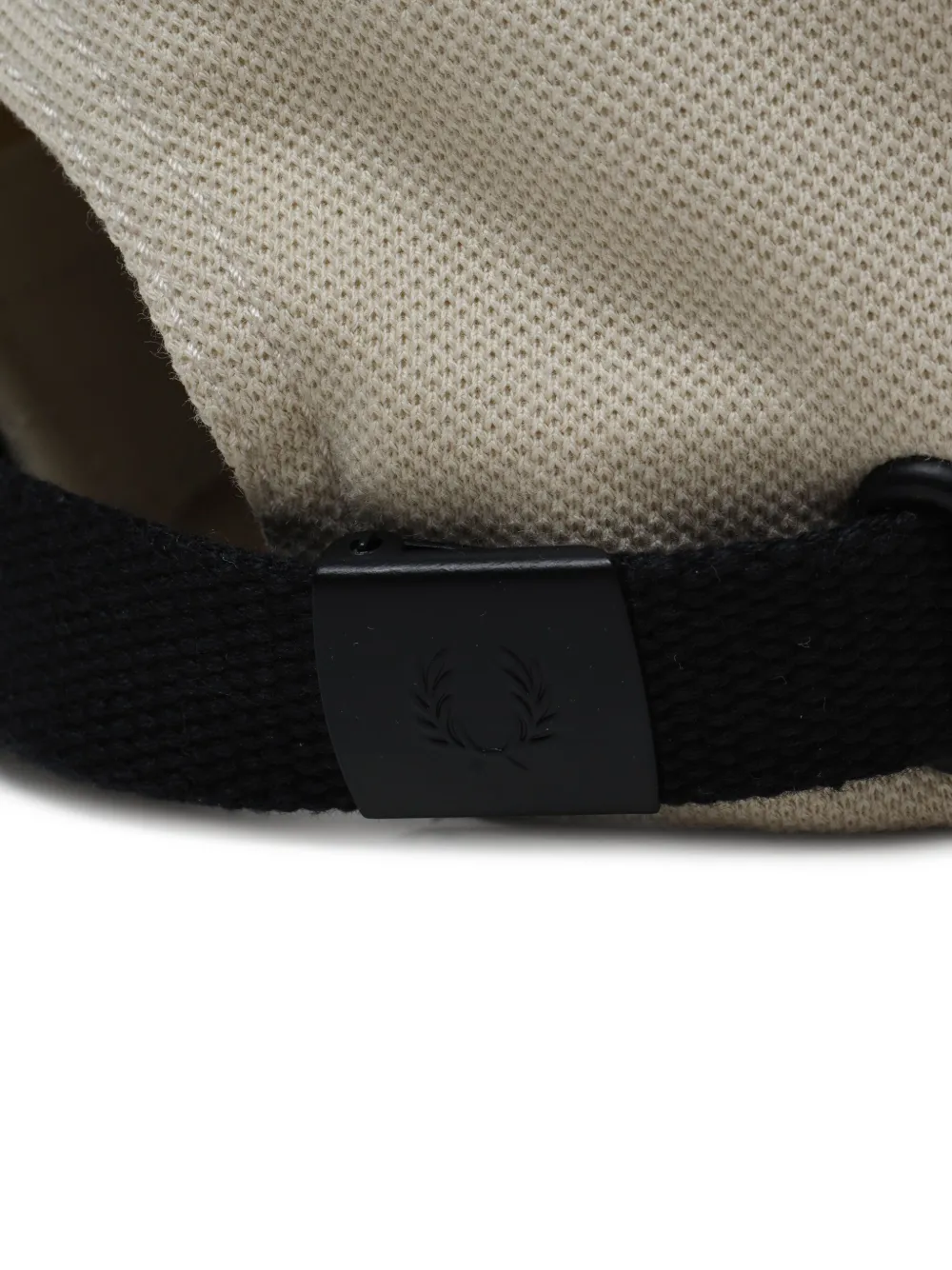 Fred Perry Honkbalpet met geborduurd logo Beige