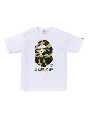 A BATHING APE® カモフラージュ ロゴ Tシャツ | ホワイト | FARFETCH JP